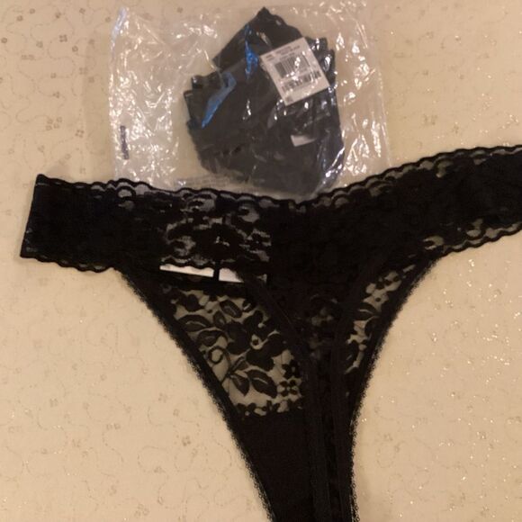 NWT. INC Intern’l Concepts, a Macy’s Brand Women’s XL Black Lacy Thong Set of 2 - Picture 1 of 10